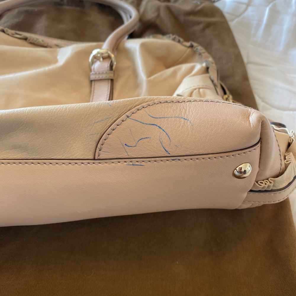 Gucci Ruffle Handbag - Picture 4 of 8
